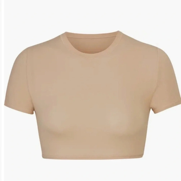 SKIMS fits everybody super cropped t shirt - Picture 4 of 7